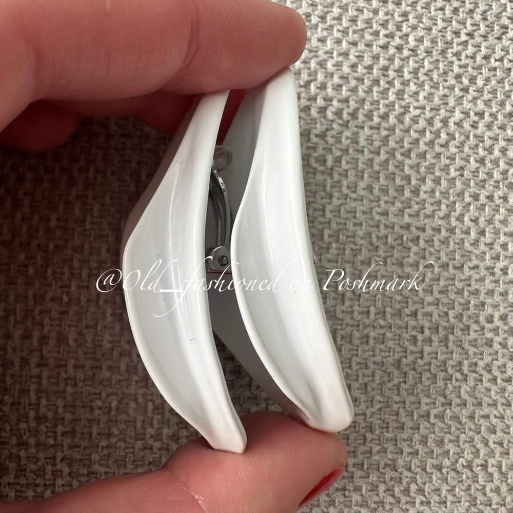 CULT GAIA Erin Clip On Earrings - Picture 9 of 10